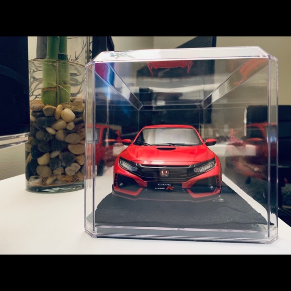 1:18  LCD RED HONDA CIVIC TYPE R DIECAST MODEL - Picture 9 of 11